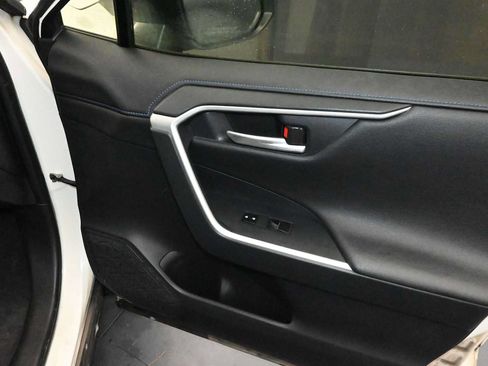 Used 2019 Toyota RAV4 XSE w/ Carpet Mat Package AWD/4WD image 30