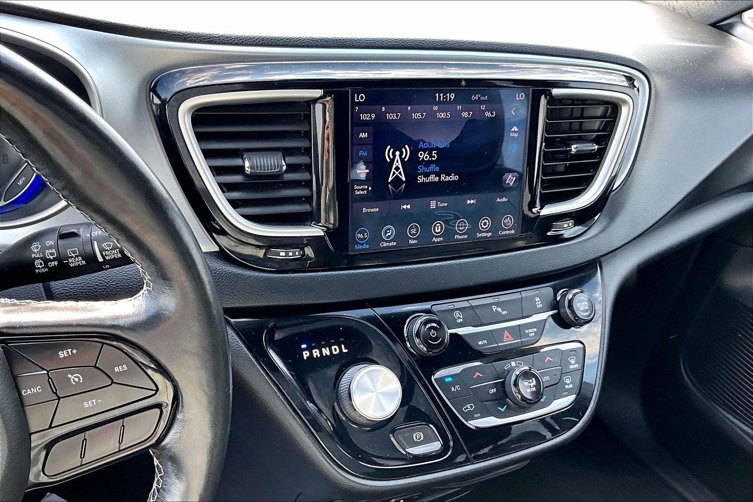 Used 2020 Chrysler Pacifica Touring-L Plus w/ S Appearance Package FWD image 6