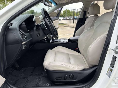 Used 2018 Kia Stinger Premium image 21