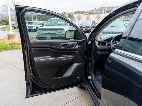 Used 2023 GMC Acadia Denali w/ Black Diamond Edition image 19