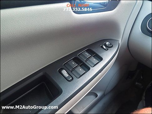 Used 2014 Chevrolet Impala LT w/ LT Sunroof Package image 10