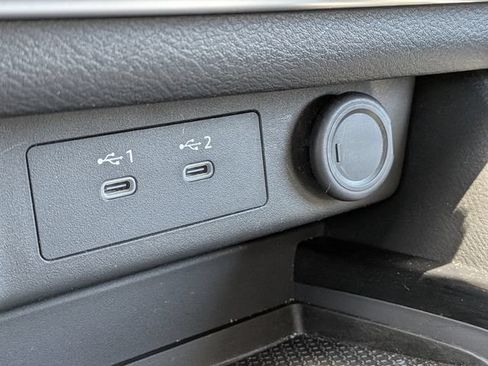 Used 2025 Nissan Rogue SV FWD image 21
