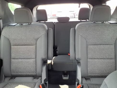 Used 2024 Chevrolet Traverse LT w/ Trailering Package AWD/4WD image 5