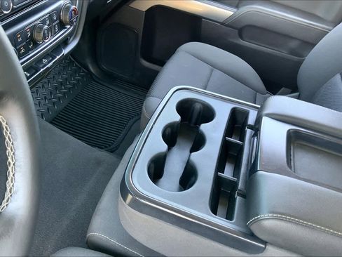 Used 2019 Chevrolet Silverado 1500 LT w/ Texas Edition AWD/4WD image 15