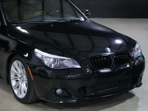 Used 2010 BMW 535i Sedan image 3