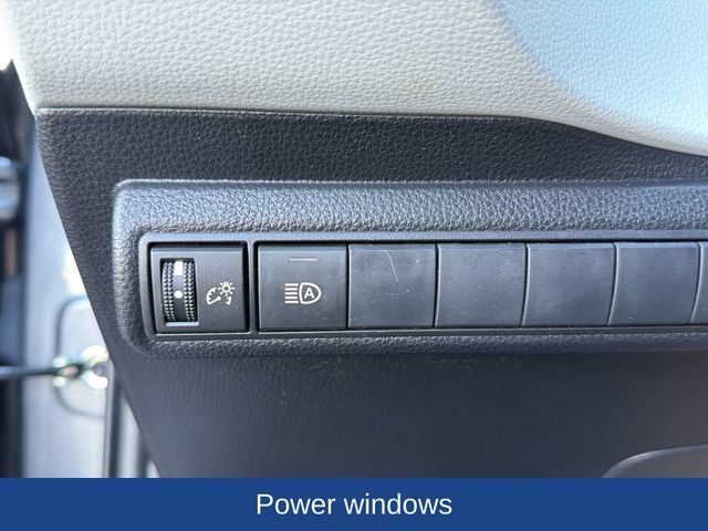 Used 2022 Toyota Corolla SE FWD image 13