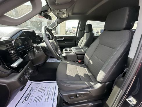 Used 2024 Chevrolet Silverado 1500 LT image 11