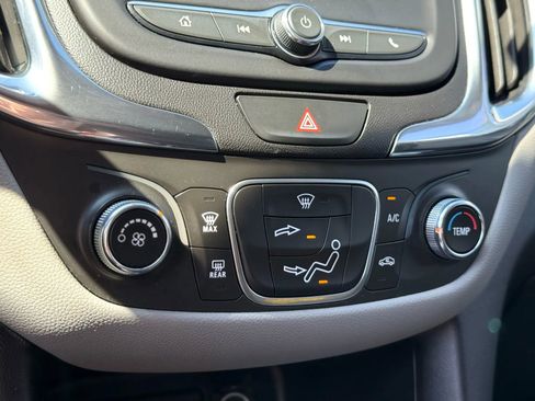 Used 2020 Chevrolet Equinox LS w/ LS Convenience Package image 14