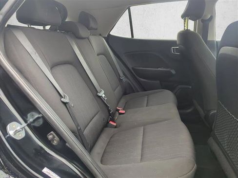 Used 2022 Hyundai Venue SE image 23