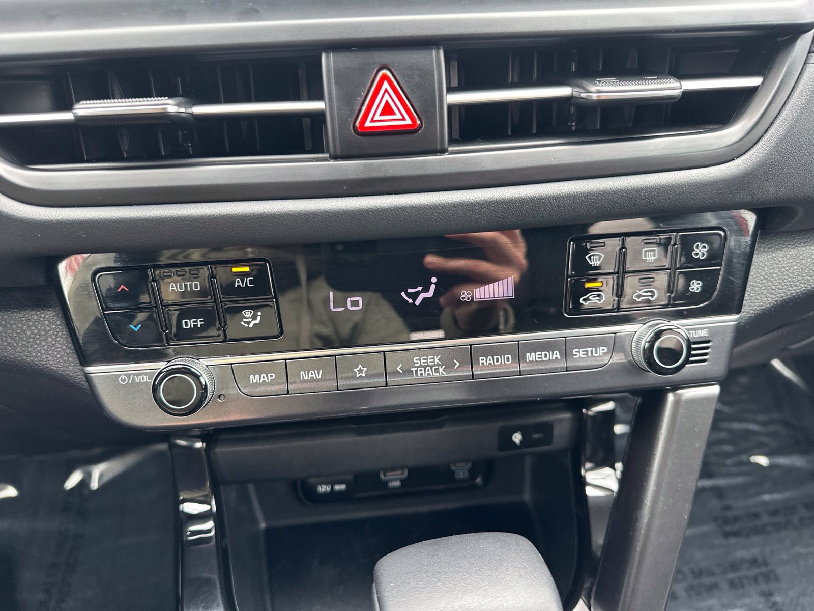 Used 2024 Kia Seltos SX AWD/4WD image 55