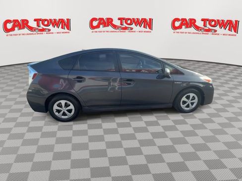 Used 2015 Toyota Prius Three image 9