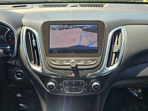 Used 2020 Chevrolet Equinox LT FWD image 21