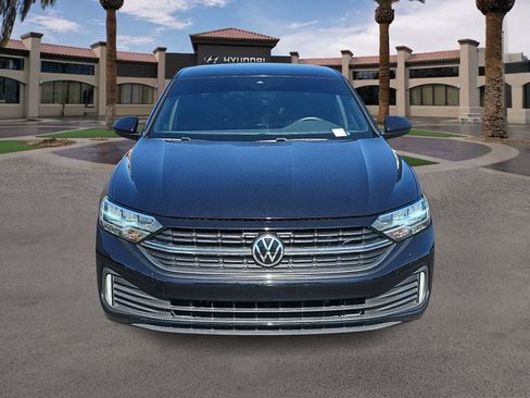 Used 2022 Volkswagen Jetta Sport FWD image 3