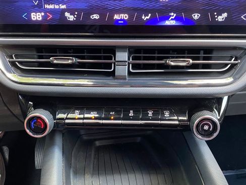 Used 2024 Chevrolet Equinox EV RS FWD image 33