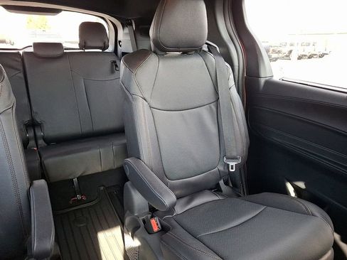 New 2026 Toyota Sienna Limited AWD/4WD image 14