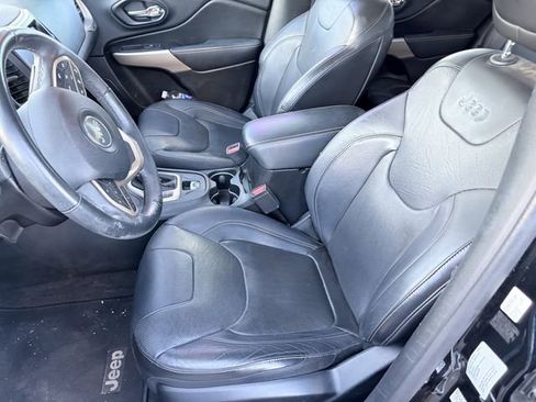 Used 2018 Jeep Cherokee Limited w/ Technology Group image 5