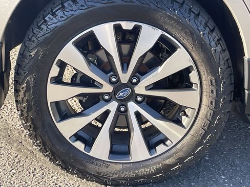 Used 2017 Subaru Outback 3.6R Limited image 7