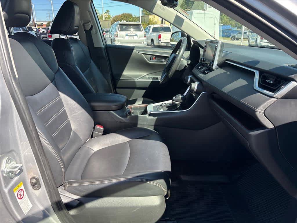 Used 2019 Toyota RAV4 Limited AWD/4WD image 6