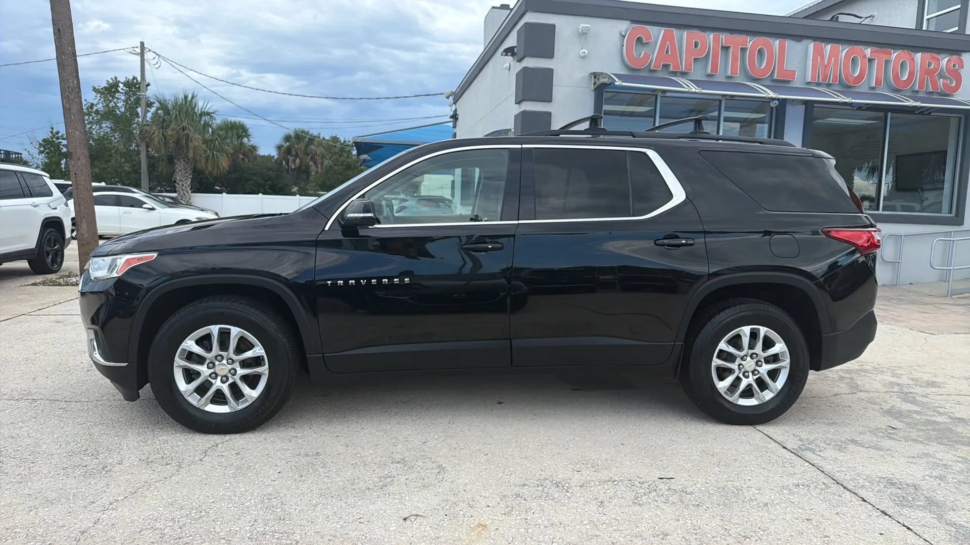 Used 2019 Chevrolet Traverse LT AWD/4WD image 2