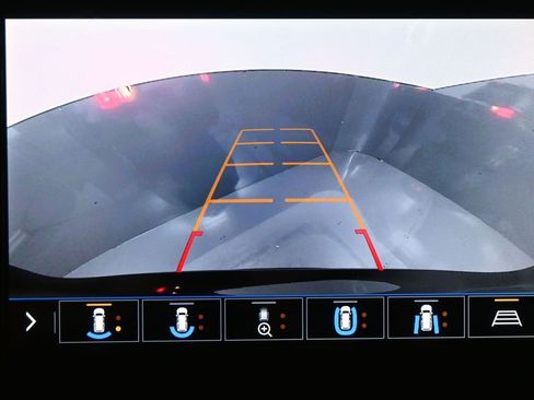 Used 2020 Chevrolet Traverse LT w/ LT Premium Package image 14