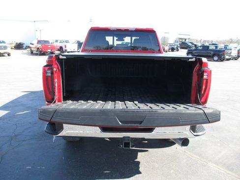 Used 2024 GMC Sierra 2500 SLT w/ SLT Premium Package image 10