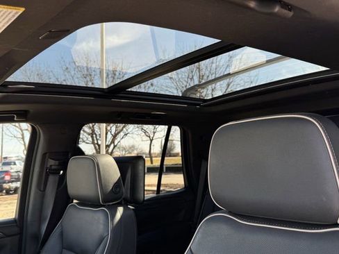 Used 2021 GMC Yukon SLT w/ SLT Premium Package image 36