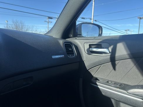 Used 2023 Dodge Charger SXT image 22