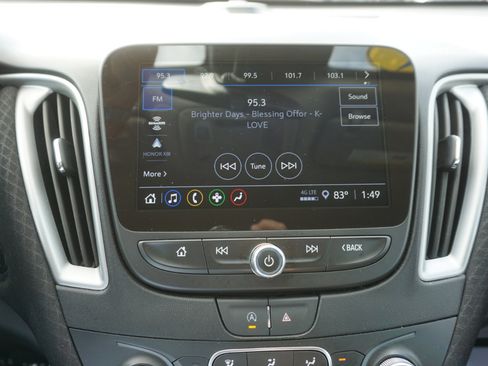Used 2024 Chevrolet Malibu LT image 11