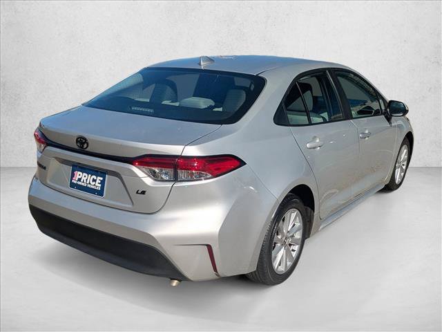 Used 2026 Toyota Corolla LE w/ LE Premium Package FWD image 5