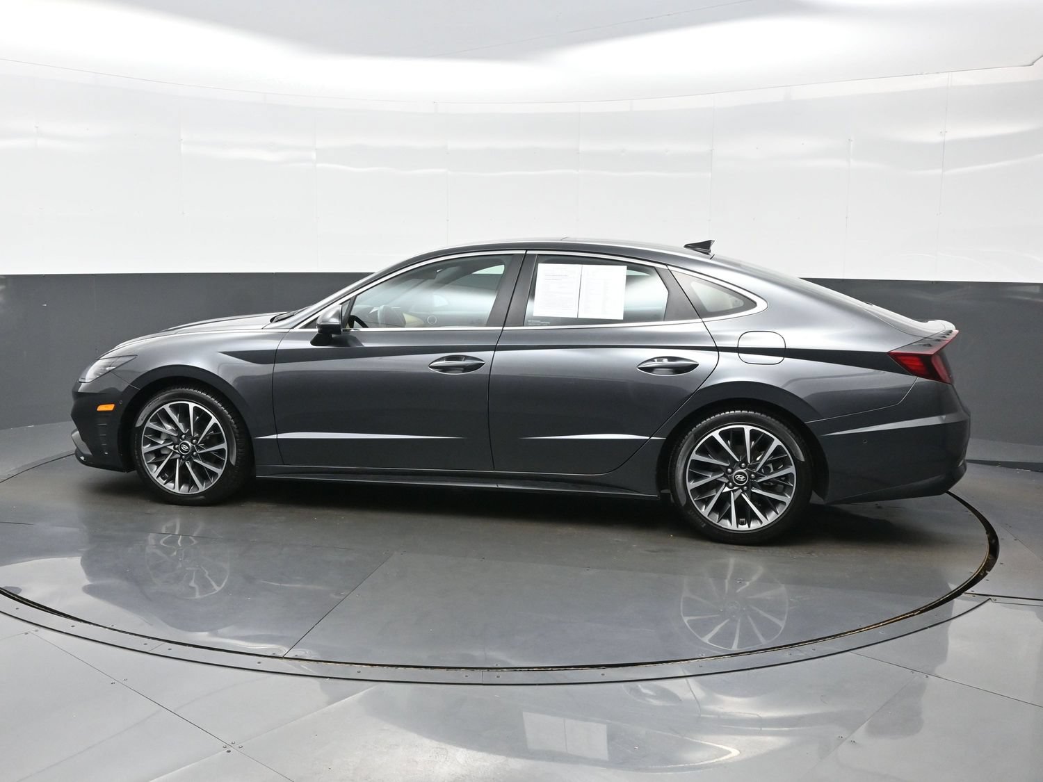 Used 2023 Hyundai Sonata Limited FWD image 3