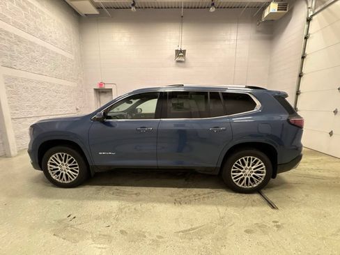 Used 2025 GMC Acadia Denali AWD/4WD image 7