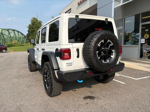 Certified 2025 Jeep Wrangler Unlimited Rubicon 4xe w/ Convenience Group AWD/4WD image 4
