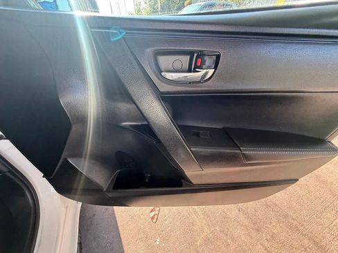 Used 2018 Toyota Corolla SE FWD image 21