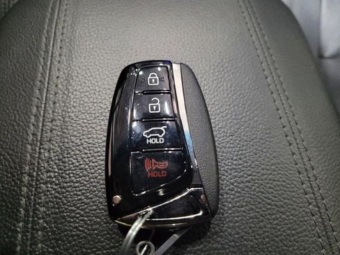 Used 2018 Hyundai Santa Fe Sport 2.0T w/ Cargo Package AWD/4WD image 32