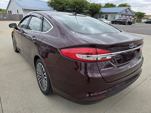 Used 2018 Ford Fusion SE w/ Fusion SE Technology Package FWD image 5