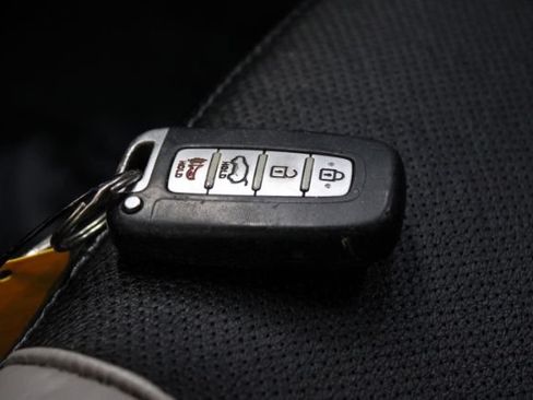 Used 2013 Hyundai Veloster Turbo FWD image 14