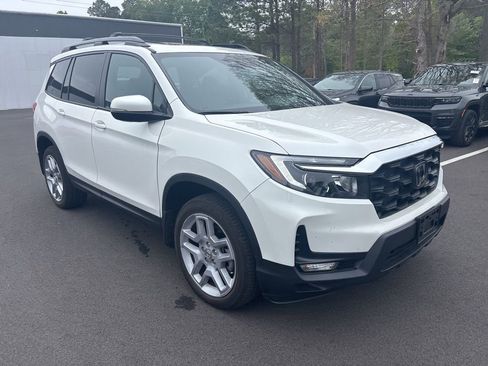 Used 2024 Honda Passport EX-L image 3