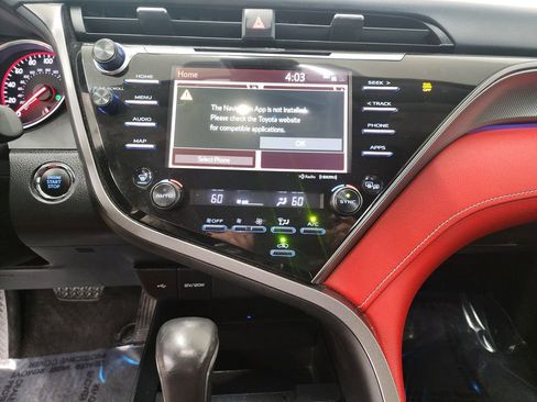 Used 2020 Toyota Camry XSE image 18