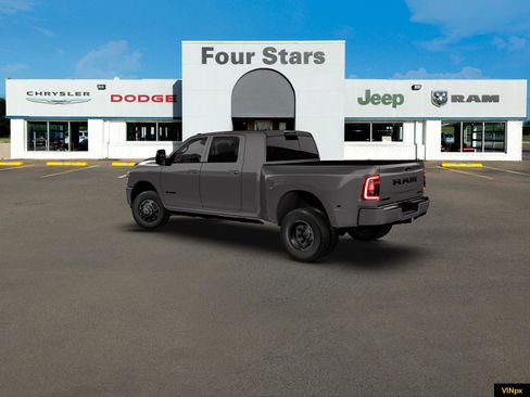 New 2026 RAM 3500 Laramie AWD/4WD image 4