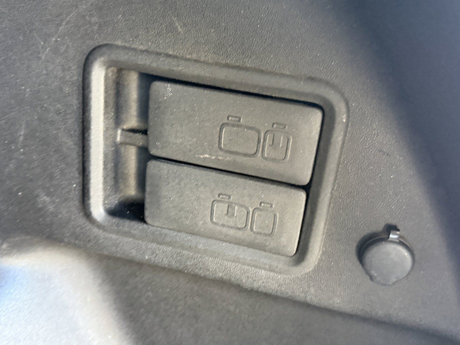 Used 2018 Chevrolet Equinox LT w/ Sun & Infotainment Package FWD image 32