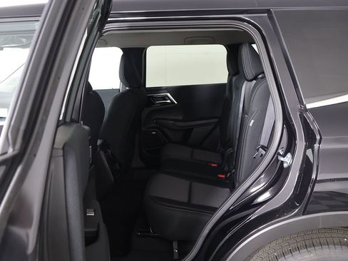 New 2026 Mitsubishi Outlander ES image 29