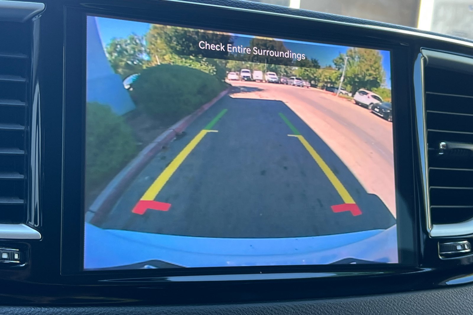 Used 2024 Chrysler Pacifica Touring-L FWD image 28