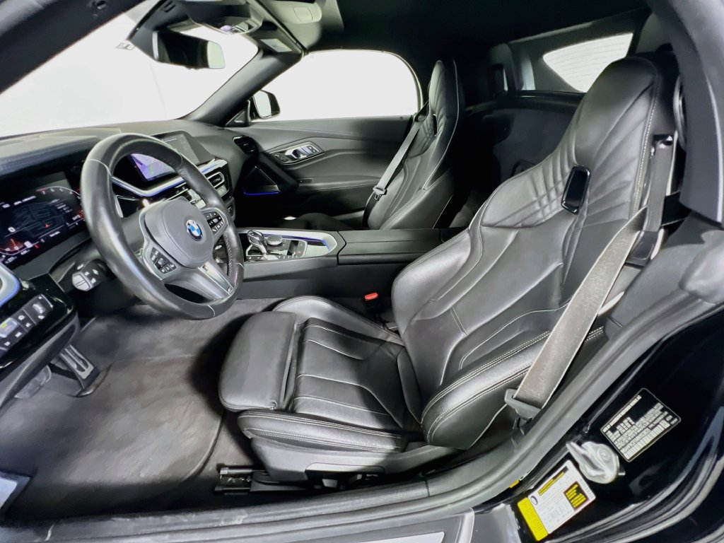 Used 2021 BMW Z4 M40i w/ Executive Package RWD image 12