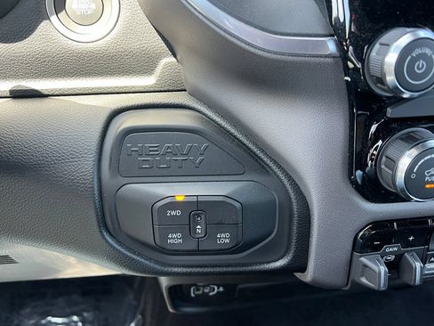 New 2026 RAM 2500 Big Horn AWD/4WD image 25