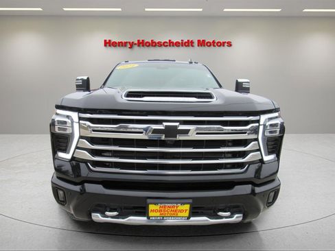 Used 2024 Chevrolet Silverado 2500 High Country image 2
