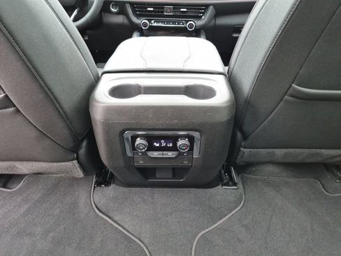 Used 2025 Chevrolet Suburban RST w/ Comfort Package AWD/4WD image 35