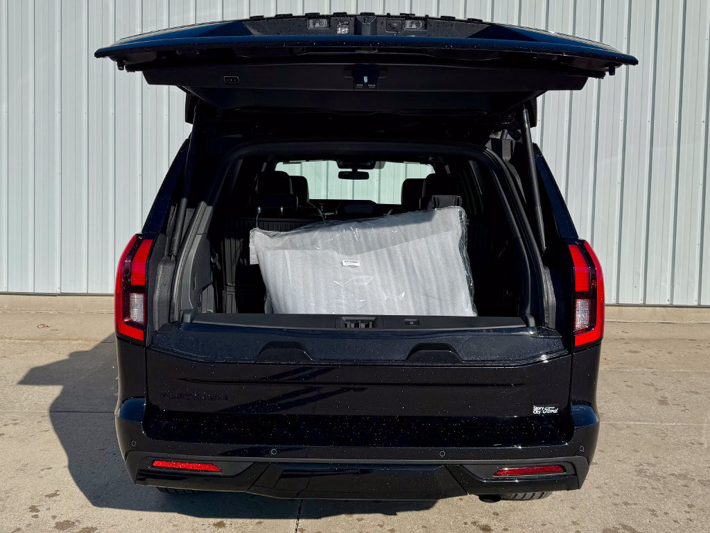 New 2025 Ford Expedition Platinum w/ Stealth Performance Package AWD/4WD image 19