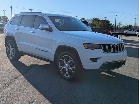Used 2019 Jeep Grand Cherokee Limited w/ Luxury Group II image 3