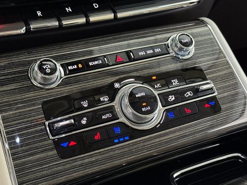Certified 2023 Lincoln Aviator Black Label AWD/4WD image 20