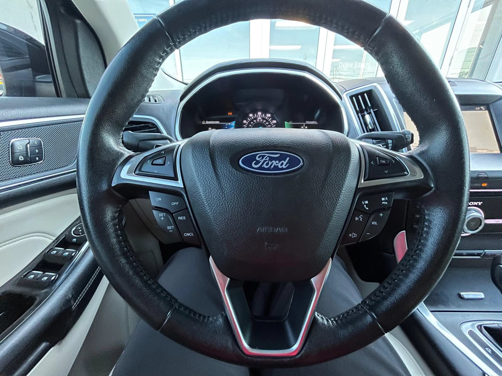 Used 2018 Ford Edge Titanium w/ Technology Package AWD/4WD image 14